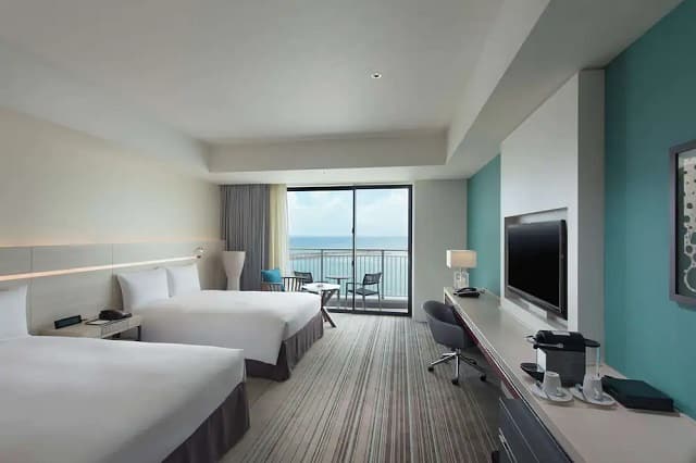 ヒルトン沖縄北谷リゾート　客室（エグゼクティブ　オーシャンビュールーム（ツインベッド））